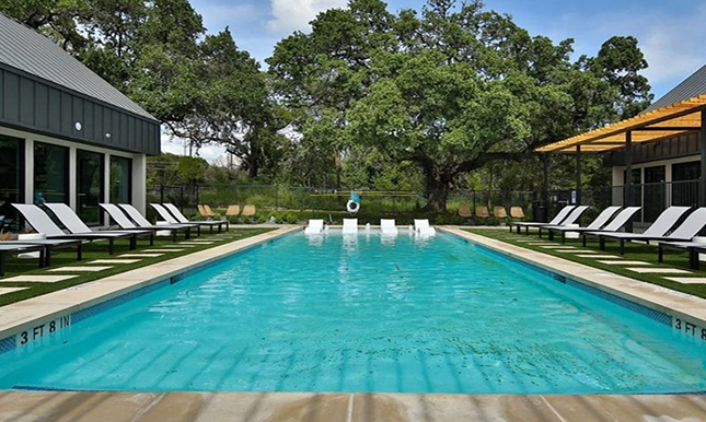A public pool at the Shiloh at Oak Hill
